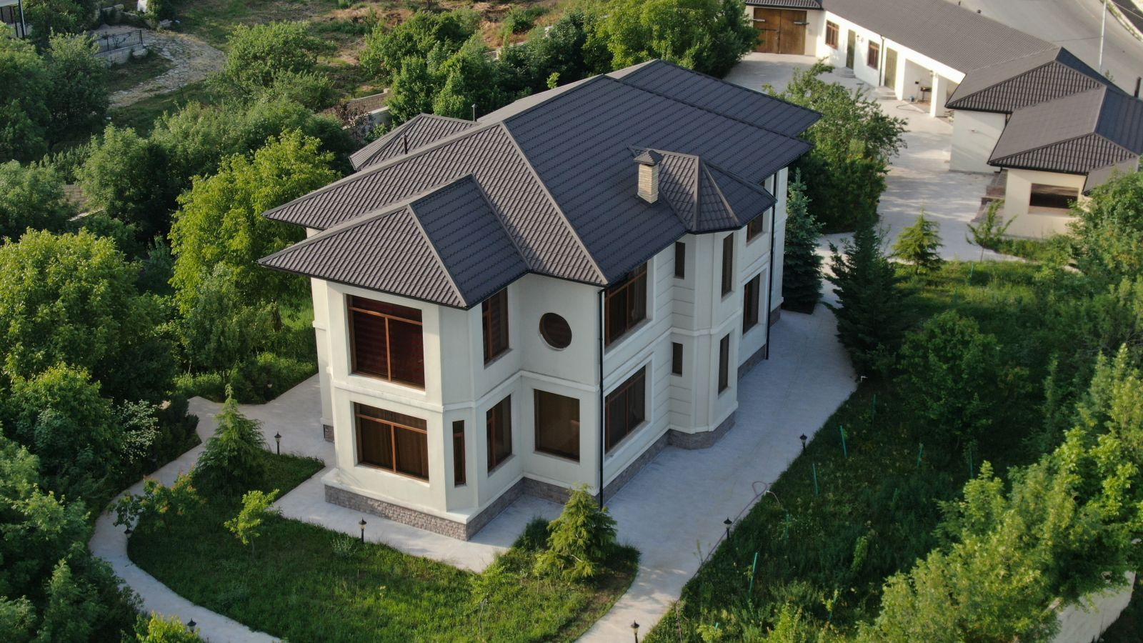 Adamante dam örtüyü – estetik və premium görünüş