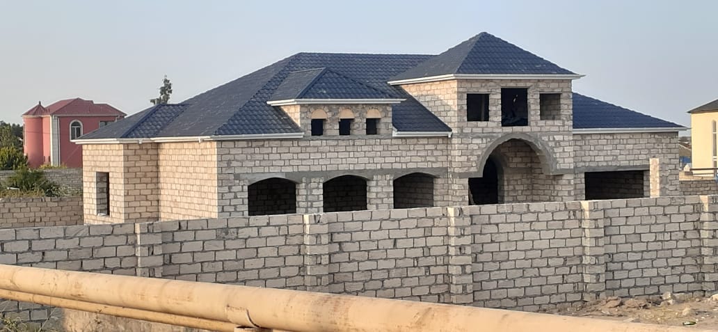 Lüks Villa üçün Adamante Dam Örtüyünün Quraşdırılması